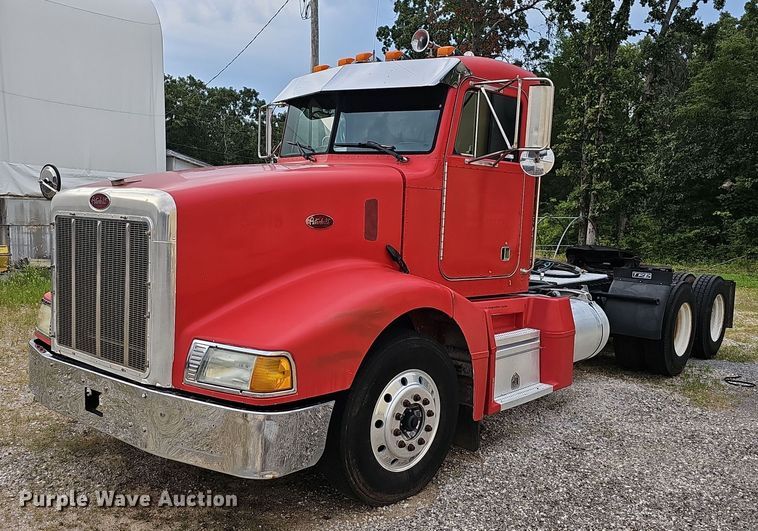 2000 Peterbilt 377  semi truck - NT9820