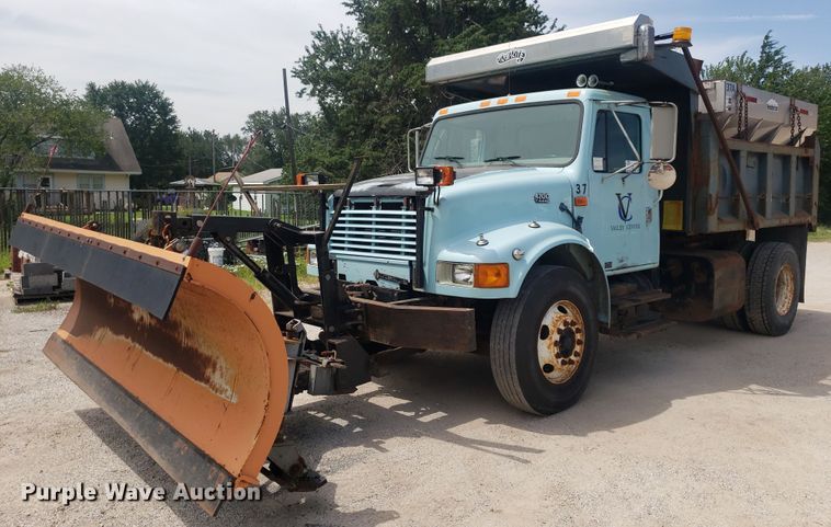 2002 International 4700  dump truck - DO2959