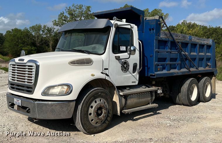 2006 Freightliner Business Class M2  dump truck - DQ2137