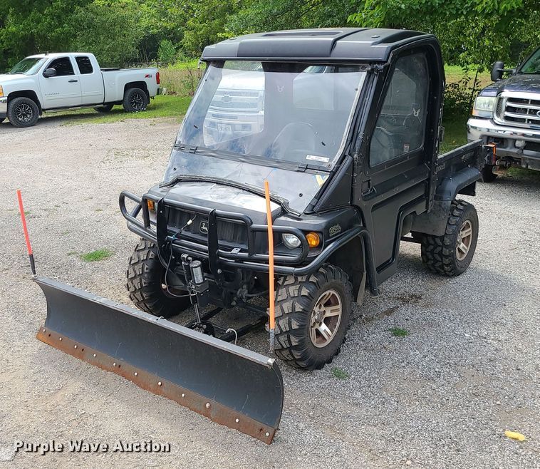 2009 John Deere Gator  utility vehicle - MG9623