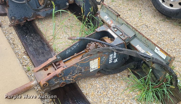 Bobcat B950  skid steer breaker - MG9683