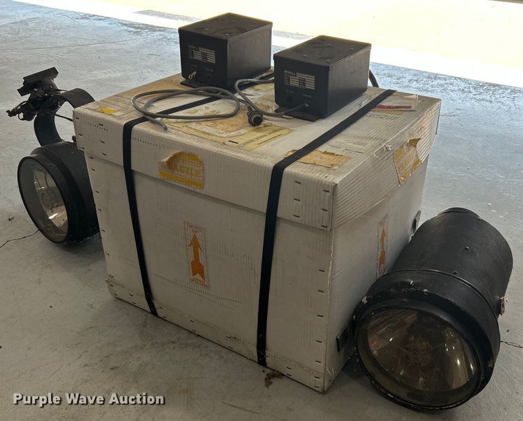 (3) Spectrolab SX419 helicopter search lights - MG9976