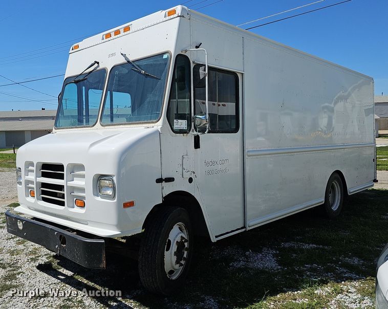 2003 International 1652-SC  delivery truck - DQ0186