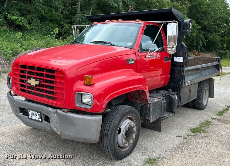 2000 Chevrolet C5500  dump truck - DS2224