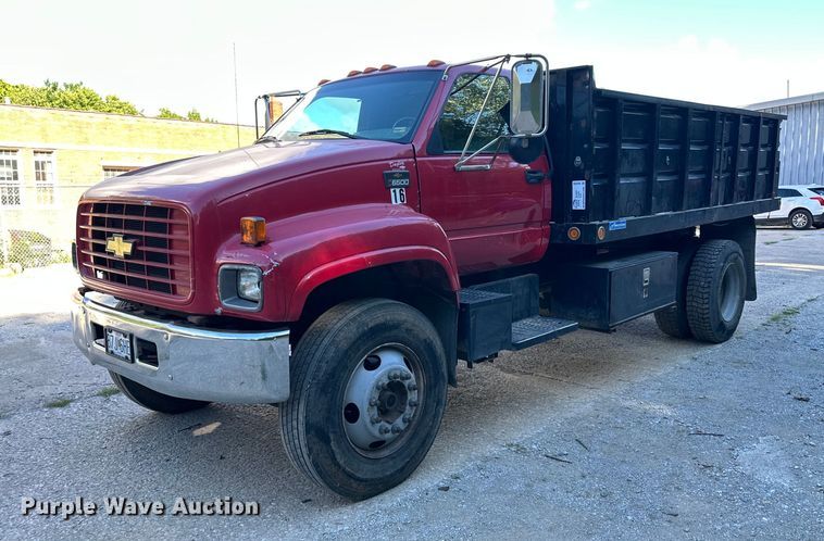 2002 Chevrolet C6500  dump truck - DS2226