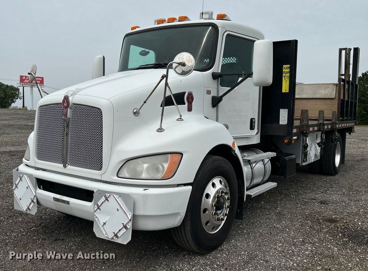2012 Kenworth T370  flatbed truck - KW9207