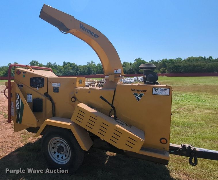 2010 Vermeer BC1000XL  wood chipper - MY9905