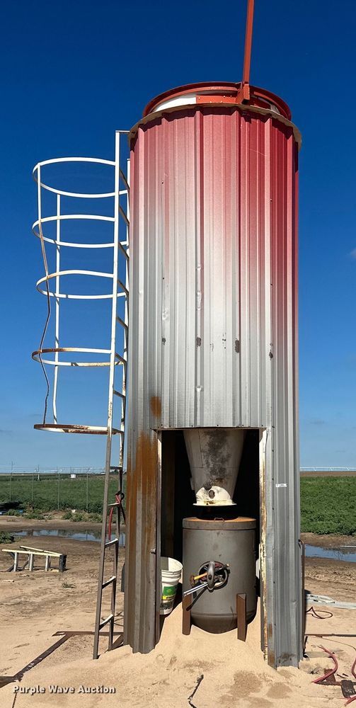 Sand hopper - NM9480