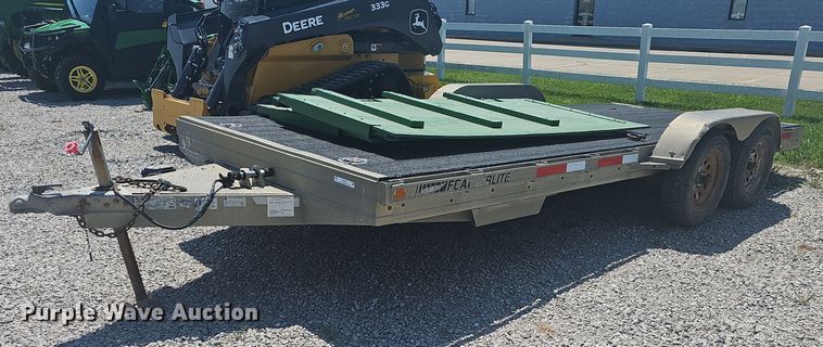 2014 Featherlite 3110-0017-STD  utility trailer - NT9774