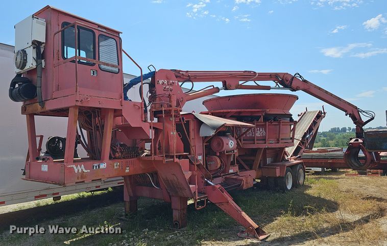 Morbark 1100  tub grinder - DQ0163