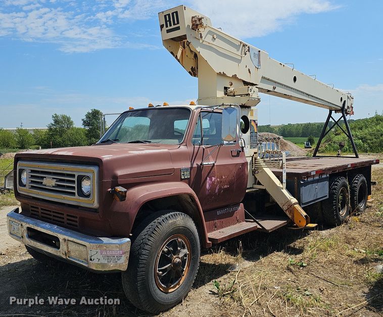 1978 Chevrolet C65  crane truck - DQ0173
