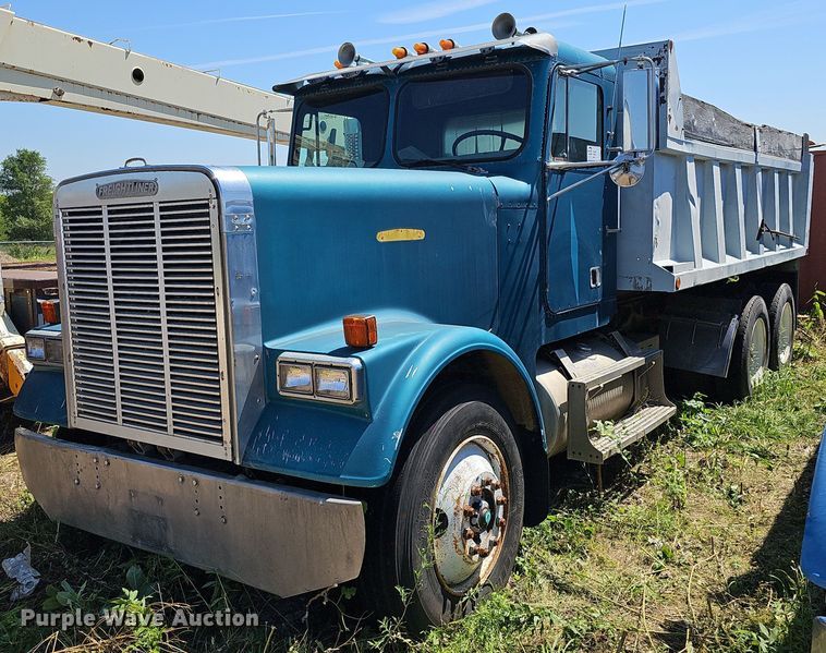 1986 Freightliner FLC  dump truck - DQ0174