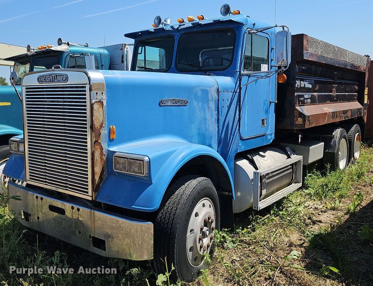 1985 Freightliner FLC  dump truck - DQ0175