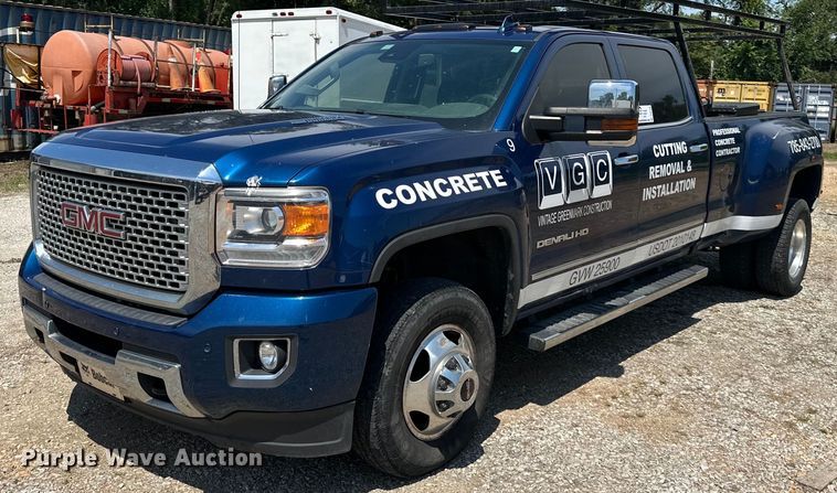 2016 GMC Sierra 3500HD Denali  Crew Cab pickup truck - DS2185