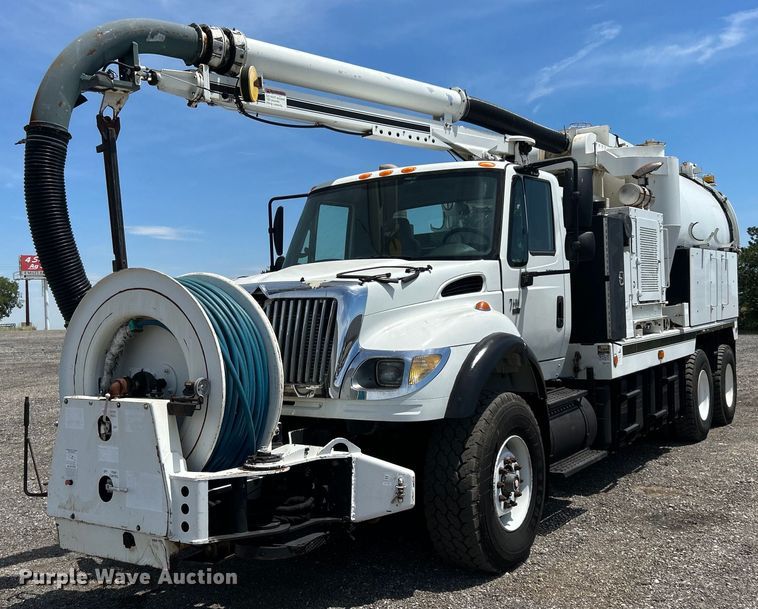 2007 International 7600 sewer jetter truck - KW9108