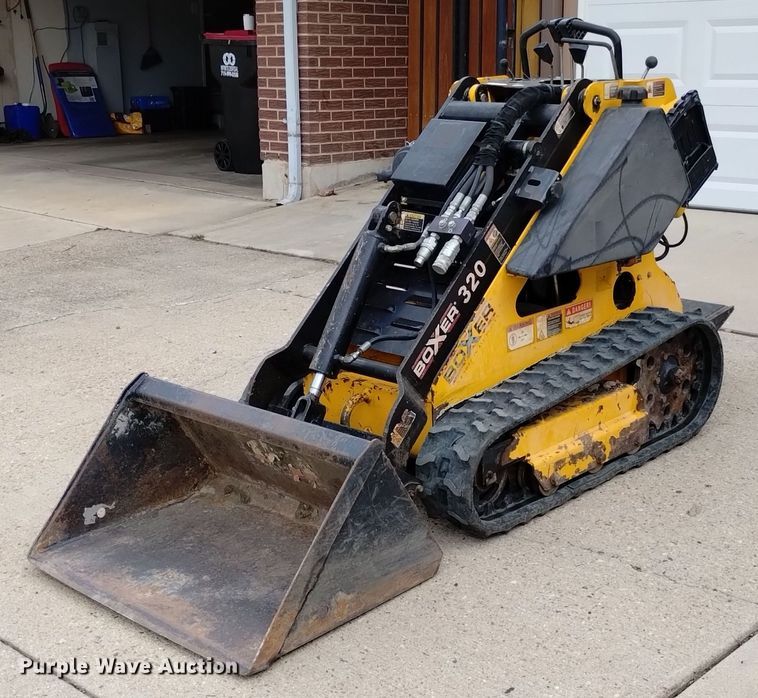 2015 Morbark Boxer 320  compact utility loader - LP9660