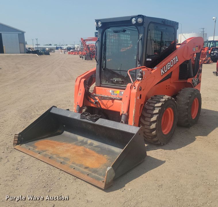 2016 Kubota SSV75  skid steer loader - LQ9110