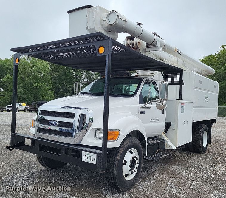 2010 Ford F750 Super Duty XL  forestry bucket truck - LS9621