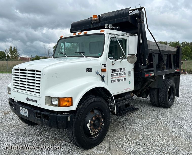 1997 International 4700  dump truck - NL9444
