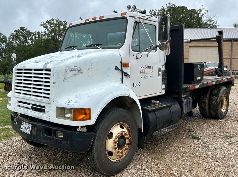 1997 International 8100  flatbed truck - NL9478