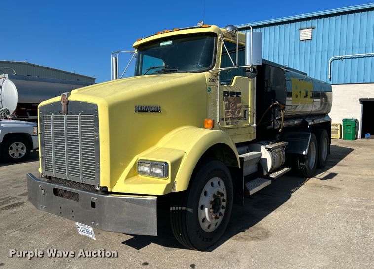 2000 Kenworth T800  tank truck - NL9517