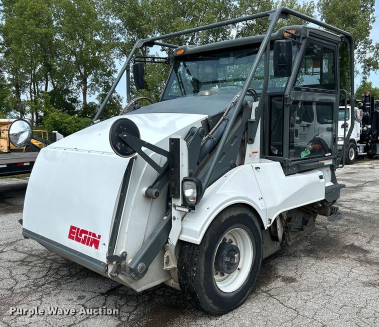 2008 Elgin Pelican  street sweeper - NL9529