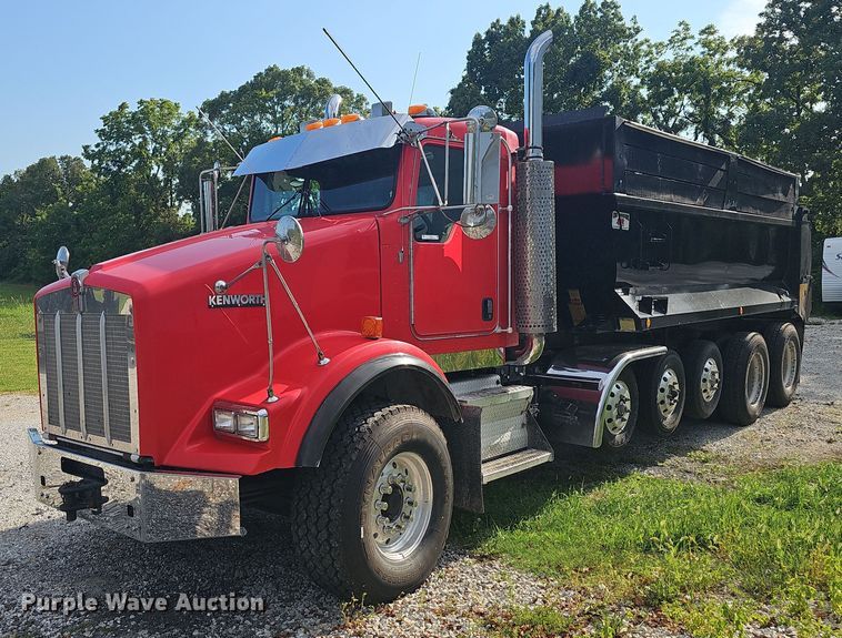 2007 Kenworth T800  dump truck - NT9898
