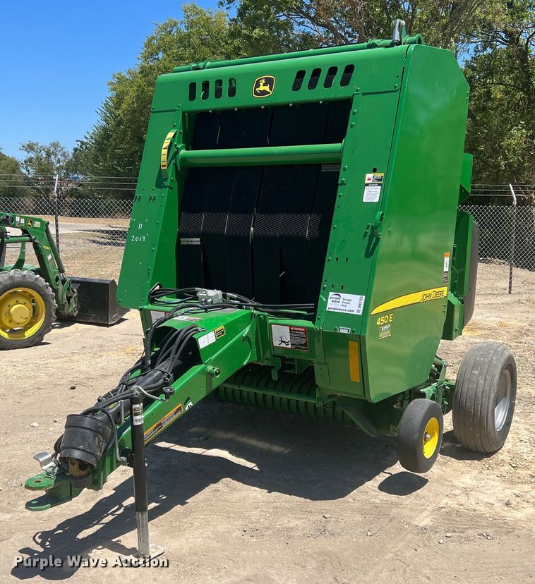 John Deere 450E  round baler - DN3125