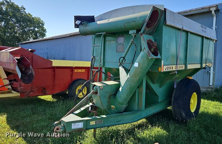 John  Deere 400  grain cart - DP2328