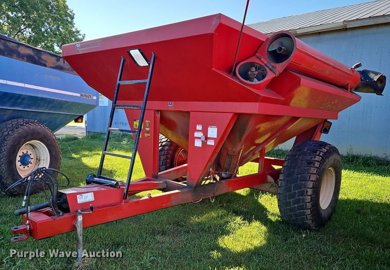 United Farm Tool GCP  grain cart - DP2329