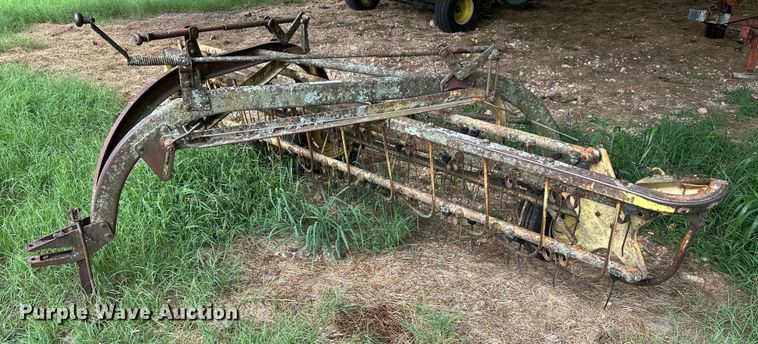 New Holland 258  hay rake - ML9153