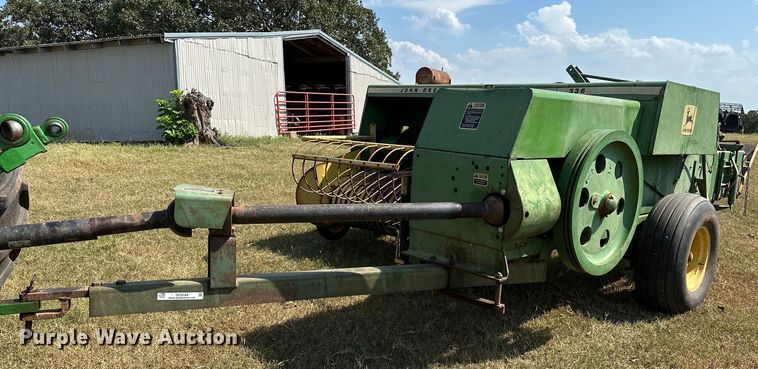 John Deere 336  small square baler - OC9184