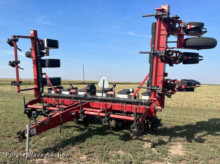 White 8100  planter - OC9382