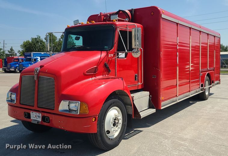 2002 Kenworth T300  delivery truck - DI3006
