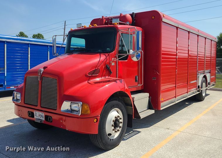 2003 Kenworth T300  delivery truck - DI3007