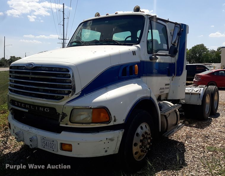 2006 Sterling AT9500  semi truck - DO3112