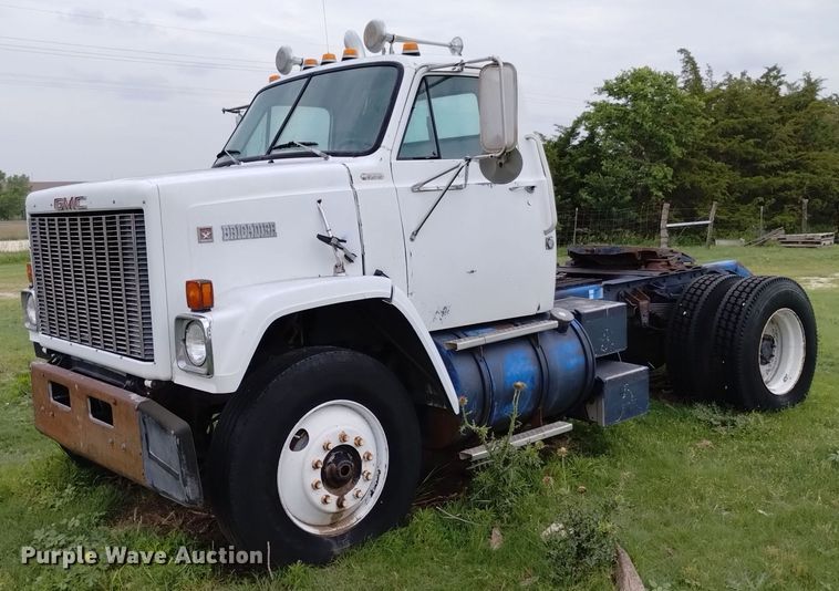 1986 GMC Brigadier  semi truck - DP3298