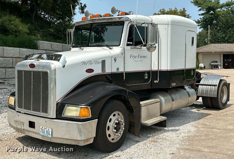 2003 Peterbilt 385  semi truck - ML9209