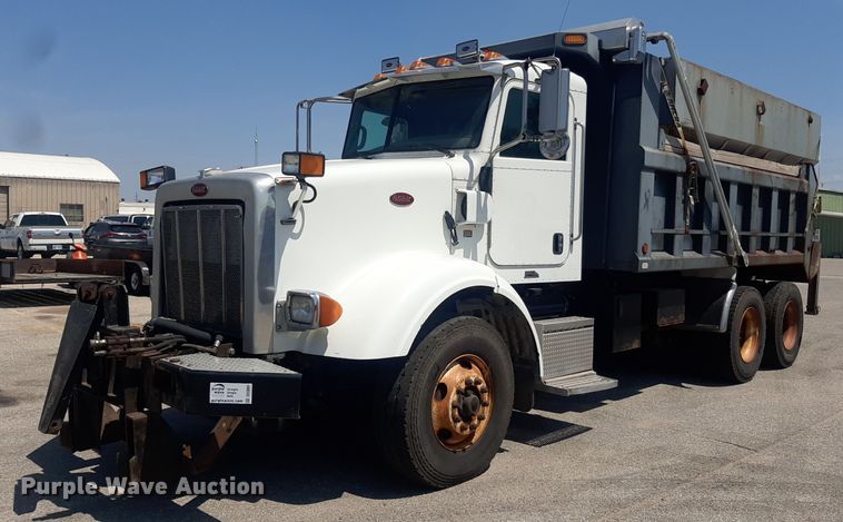 2011 Peterbilt 365  dump truck - DO3091