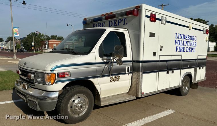1998 Ford E450  ambulance - HN9985