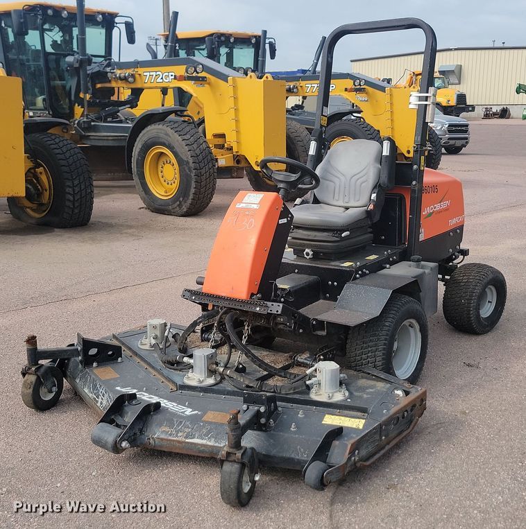 Jacobsen Turfcat 628D  lawn mower - LQ9119