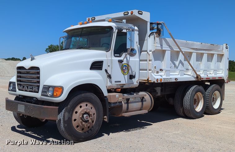 2004 Mack CV713 Granite  dump truck - LY9308