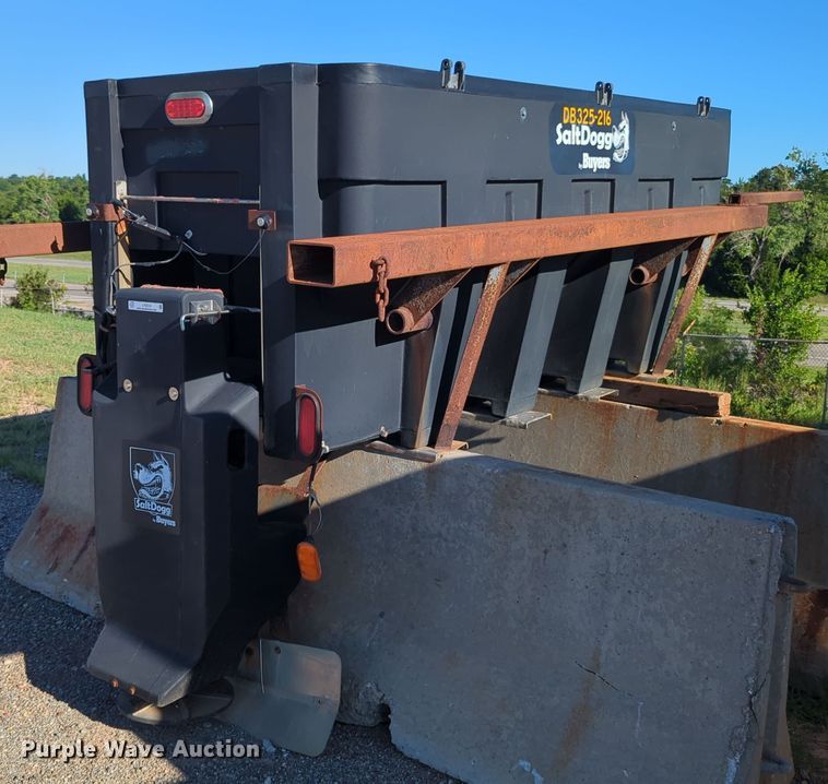 Buyers Salt Dogg  spreader - LY9319