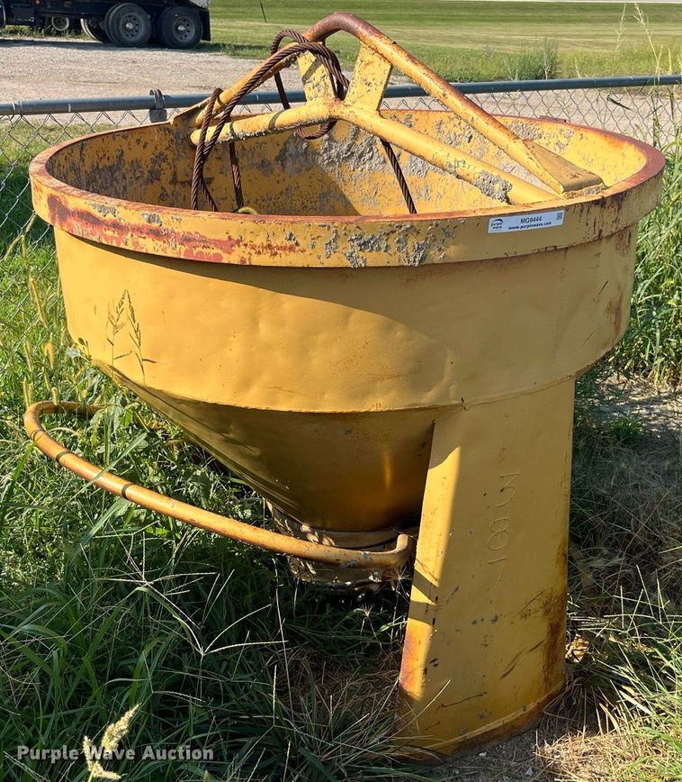 Concrete bucket - MG9444