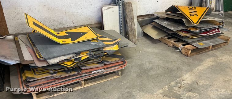 Approximately 100 road signs - MG9461