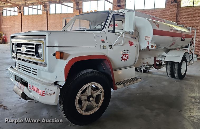 1986 Chevrolet C70  fuel truck - MP9393