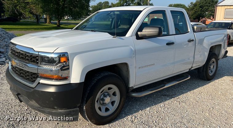 2017 Chevrolet Silverado 1500  Double Cab pickup truck - NA9127