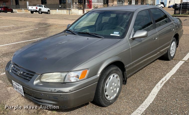 1997 Toyota Camry LE - NT9457
