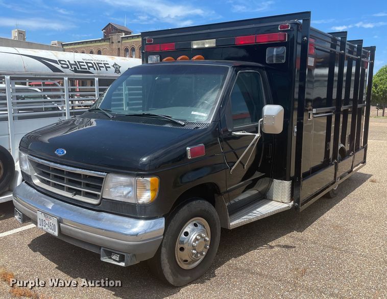 1995 Ford Econoline  ambulance - NT9465
