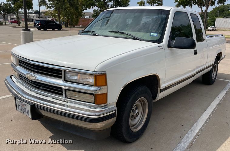 1997 Chevrolet C1500  Ext. Cab pickup truck - NT9501
